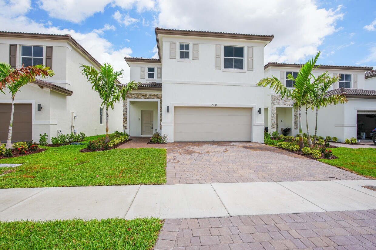 Foto principal - 2637 SE 24th Ct
