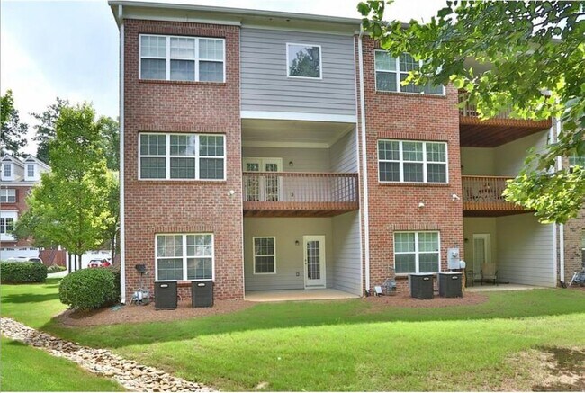 Foto del edificio - 12820 Doe Dr