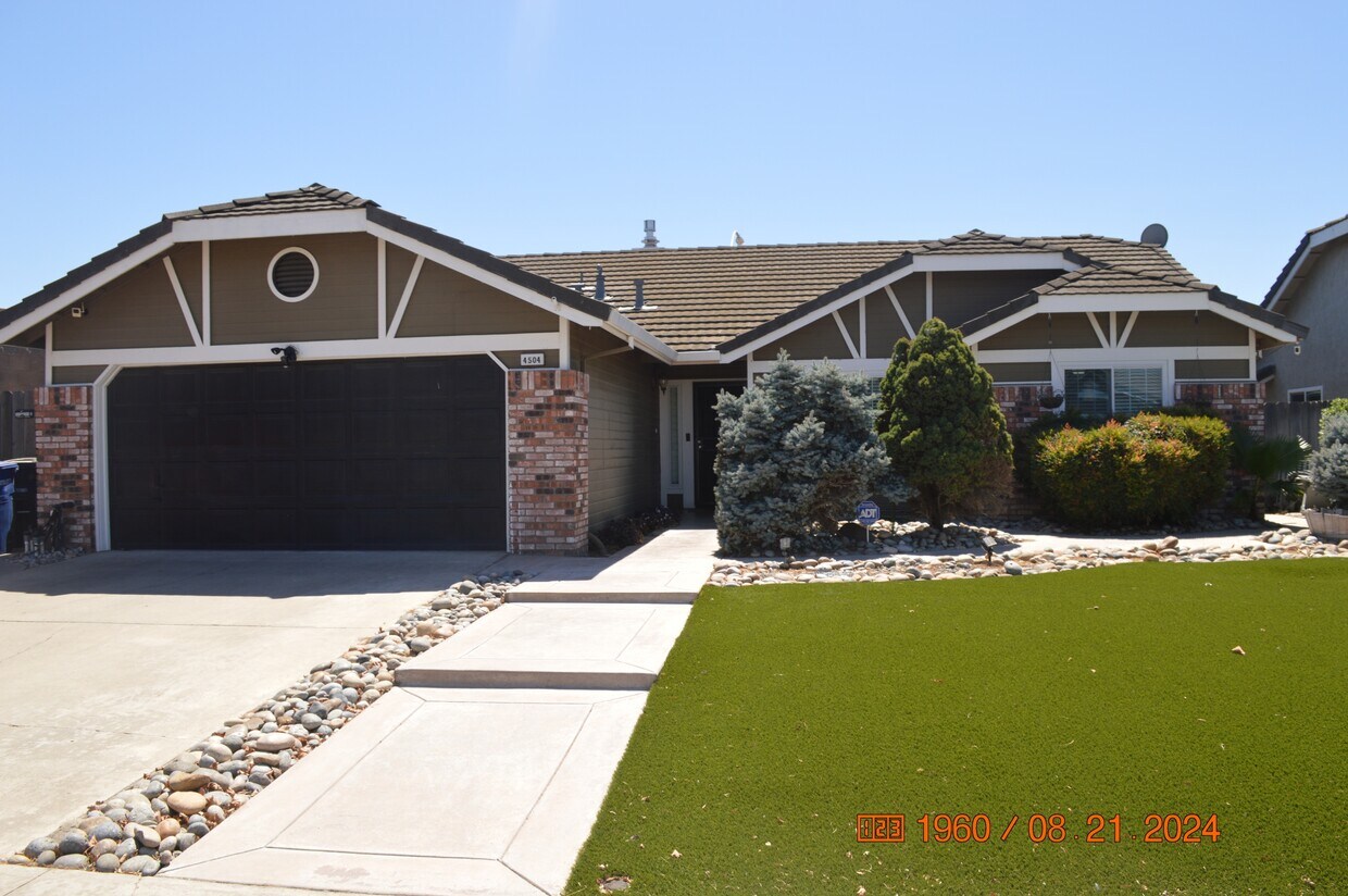 Primary Photo - 4504 Trowbridge Ln