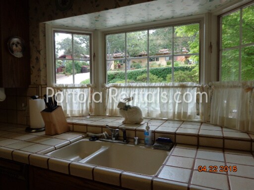 Foto del edificio - 105 Pasatiempo Dr