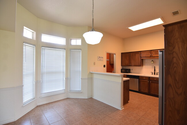 Building Photo - 4101 Windwood Dr