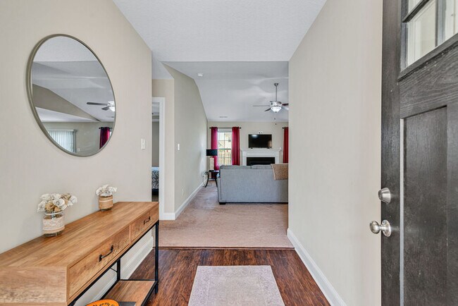 Foto del edificio - 293 Crossroads Store Dr