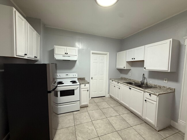 Building Photo - 1163 E 18th St