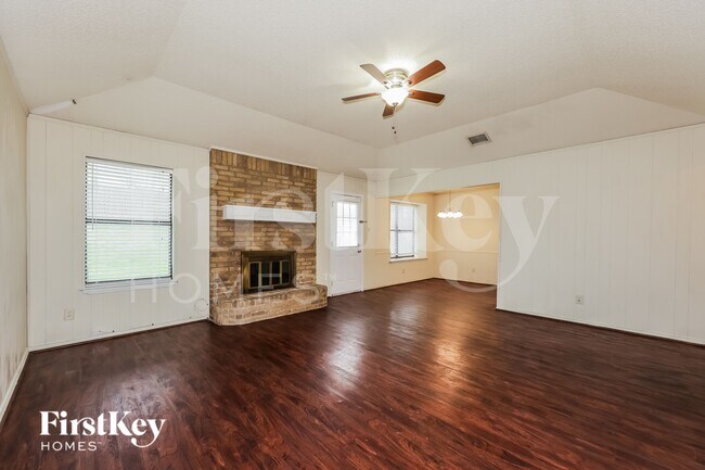 Building Photo - 6525 Constitution Dr