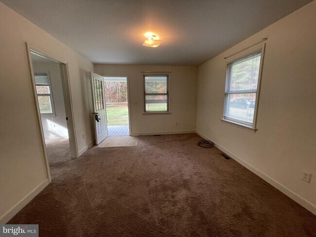 Foto del edificio - 15652 Owens Dr