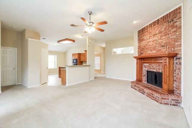 Foto del edificio - 1554 Cardigan Ln