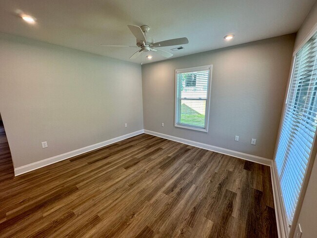 Building Photo - 68 W. First Ave-Duplex