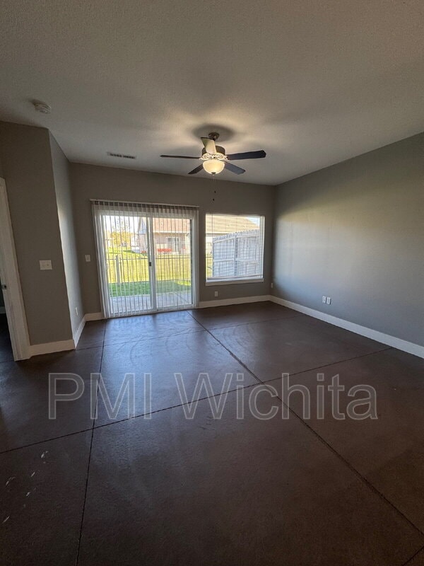 Foto del edificio - 5542 N Edwards