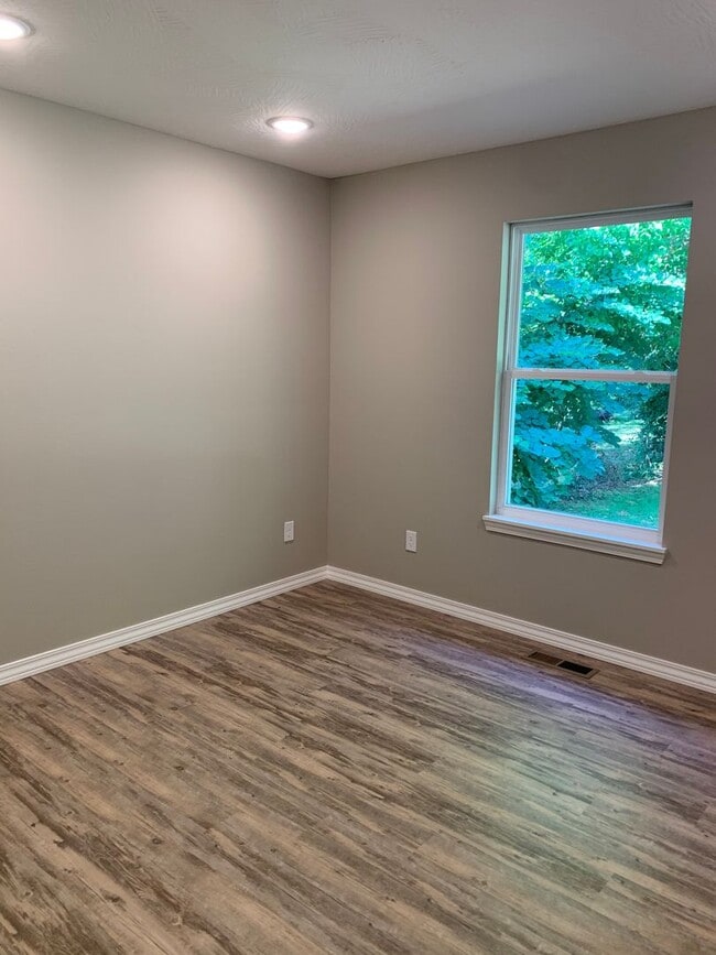 Foto del edificio - Beautiful Brand New 3 bedroom 2 full bathroom Home with New Everything!