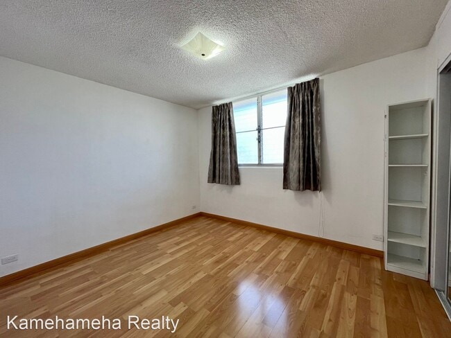 Building Photo - 2 br, 1 bath House - 1452 Liholiho St #401