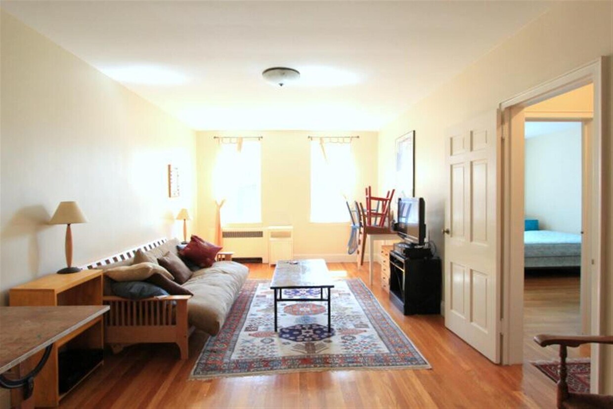 Primary Photo - 16 Ware St