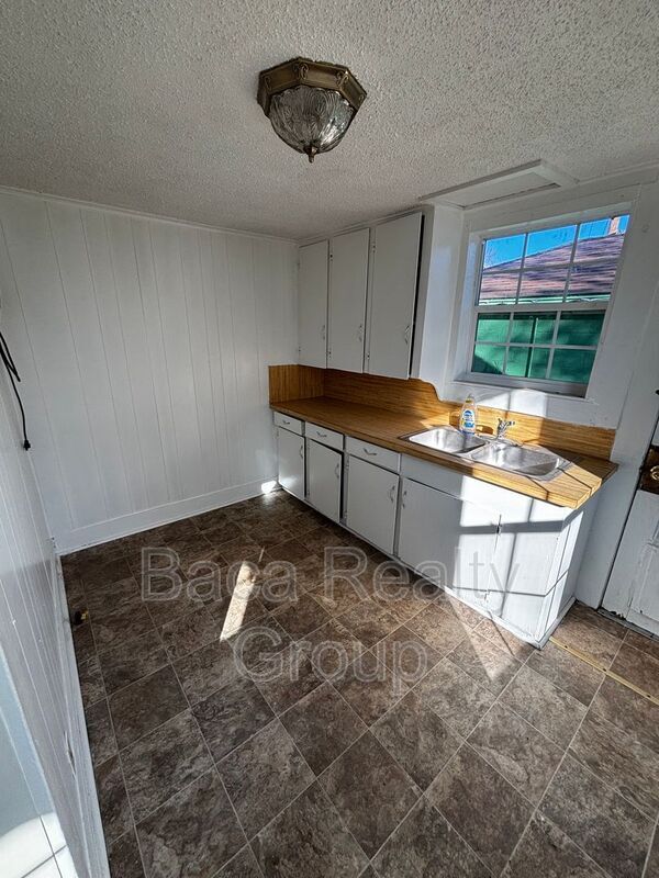 Foto del edificio - 703 S Reno Ave