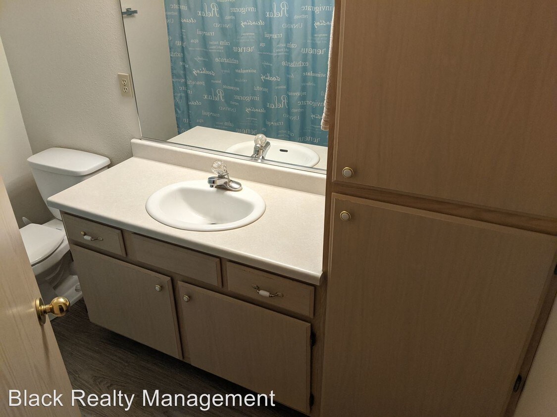 Foto del edificio - 2612 N Pines Rd