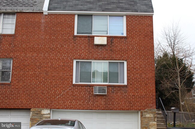 Building Photo - 6232 Lawndale St