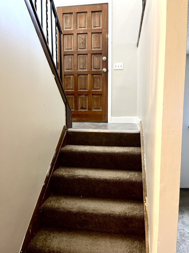 Building Photo - 6390 Firethorn Ave