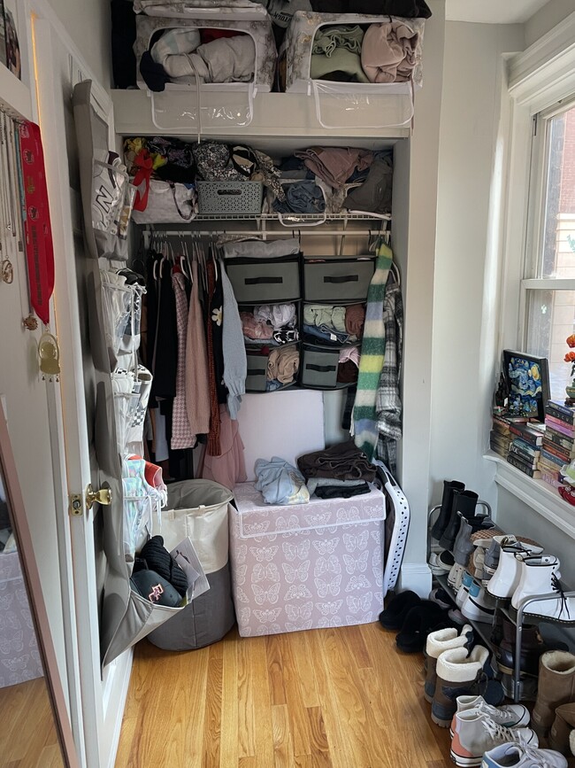 Building Photo - 74 Joy St