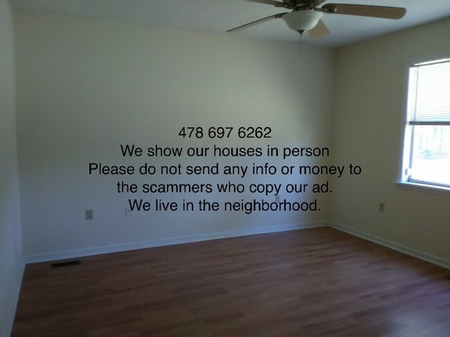 Foto del edificio - 626 Windcrest Dr