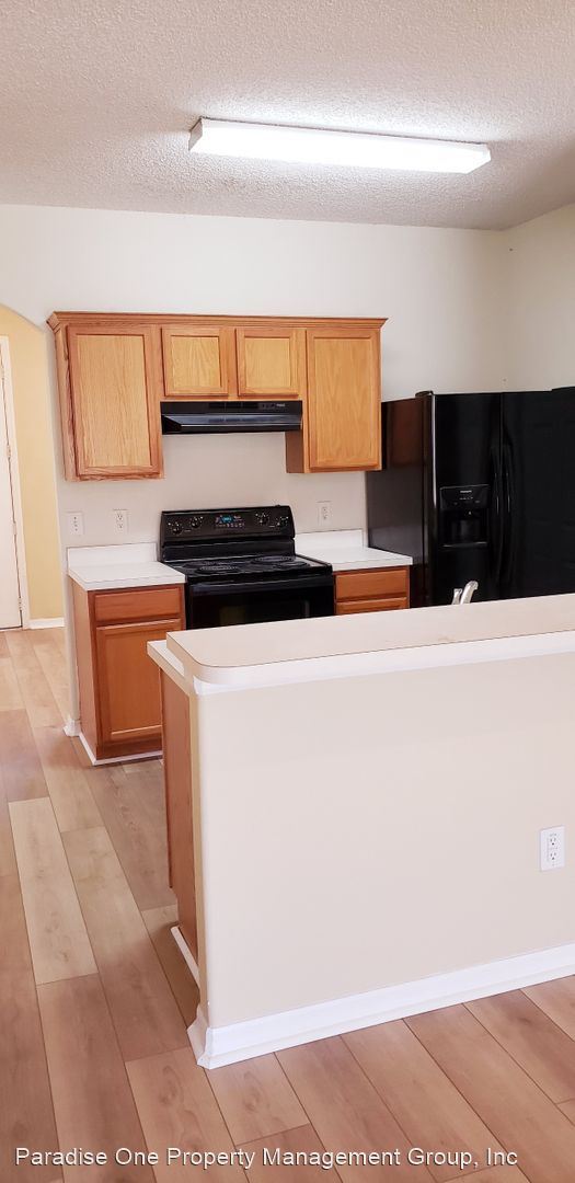 Building Photo - 3 br, 2 bath House - 648 Madina Circle