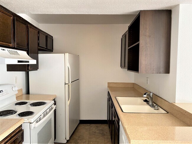 Building Photo - ***$500 Move-in Special***Spacious 2 BD/2 BA Mission Valley Condo