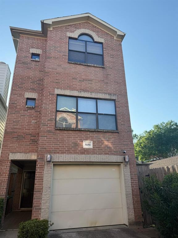Foto del edificio - 8686 Meadowcroft Dr