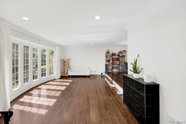 Foto del edificio - 270 Victory Blvd