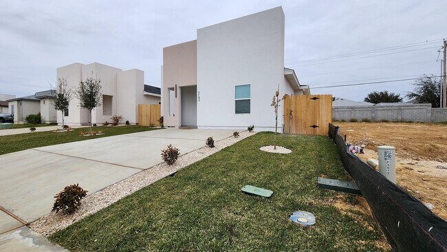 Building Photo - 5702 Moses Lp