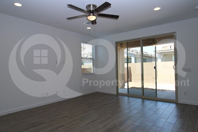 Building Photo - 17114 W Fallen Leaf Ln