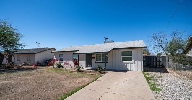 Foto del edificio - 5638 N 61st Ln