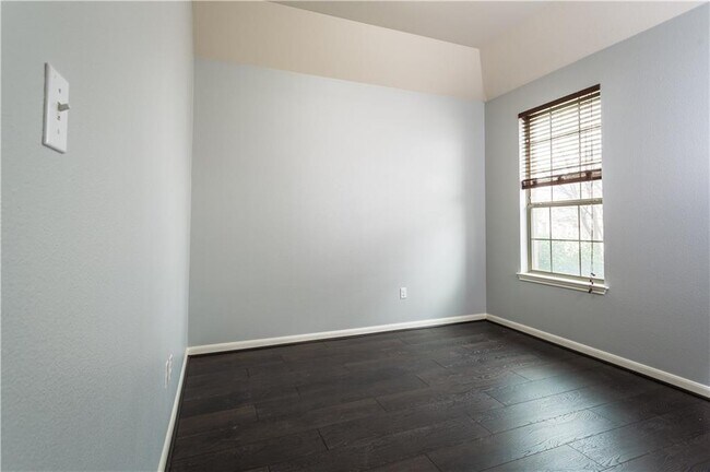 Building Photo - 120 Latitude Ln