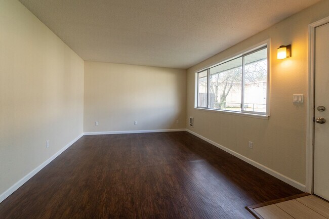 Foto del edificio - 5307 S Cedar St