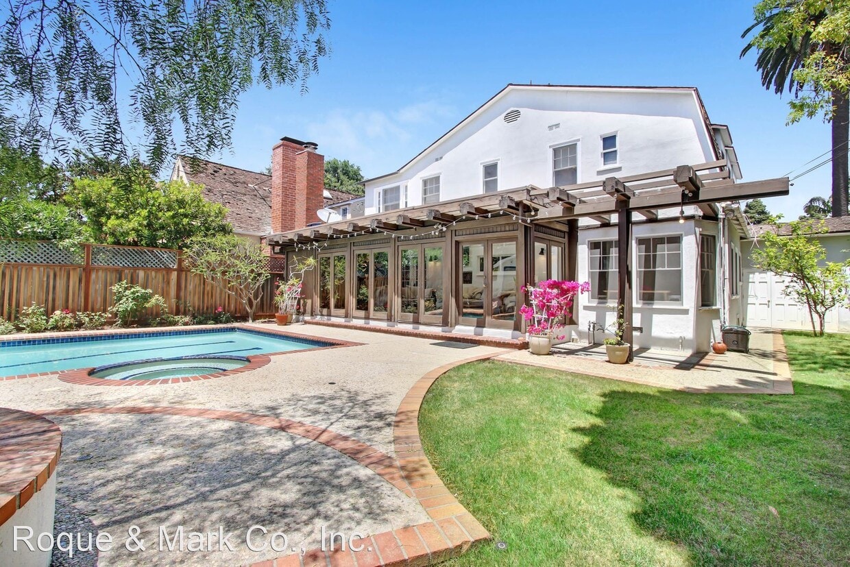 Primary Photo - 4 br, 2.5 bath House - 360 23rd Street