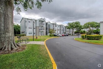 Building Photo - 2550 N Alafaya Trail