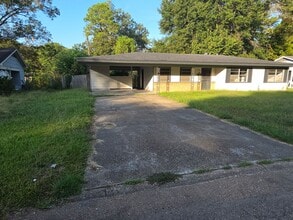 Building Photo - 1059 Maria Dr