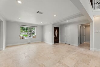 Building Photo - 14115 River Forest Dr
