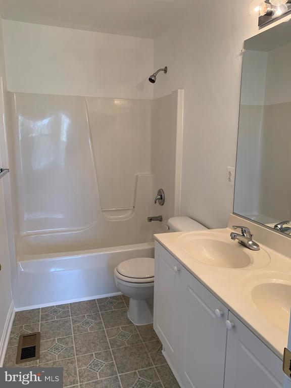 Building Photo - 4850 Marsden Pl