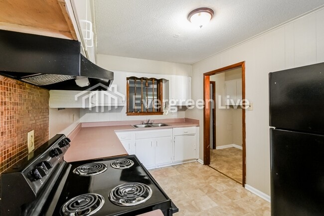 Building Photo - 4261 Riche Rd