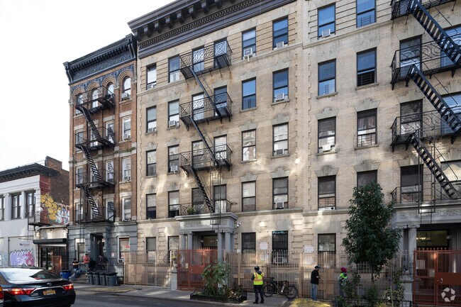 Building Photo - 508 W 162nd St