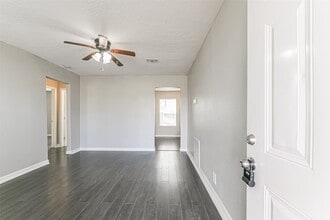 Building Photo - 510 S Utah St