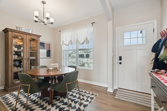 Foto del edificio - 1275 Priscilla Ct