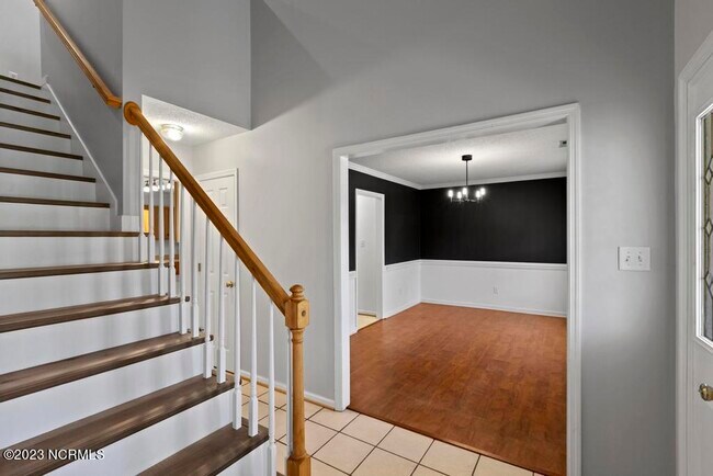 Building Photo - 820 Commons Dr N