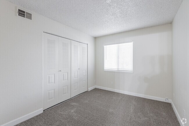 2HAB, 1BA - Vintage Faire Apartments