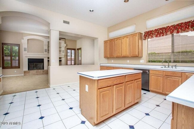 Foto del edificio - 1985 E Stephens Dr