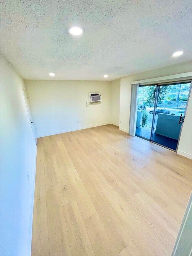 Foto del edificio - 3146 Rowena Ave