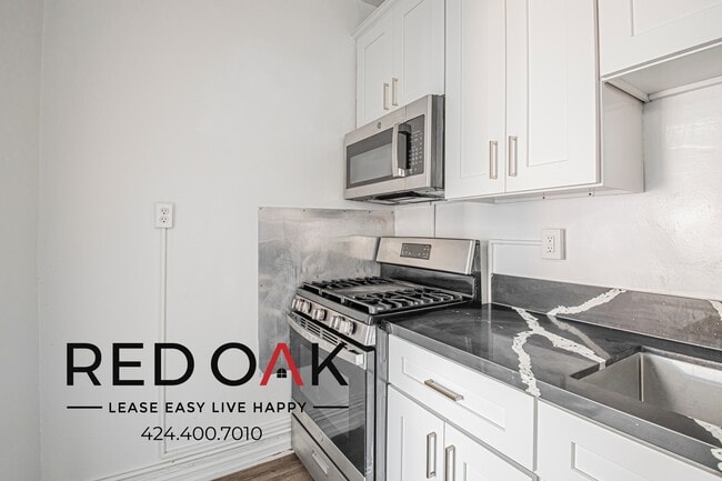 Building Photo - 687 Shatto Pl