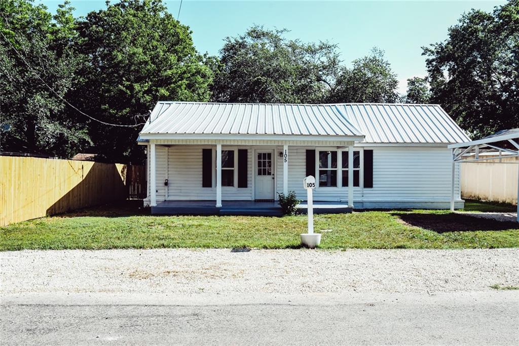 Primary Photo - 105 Avenue E