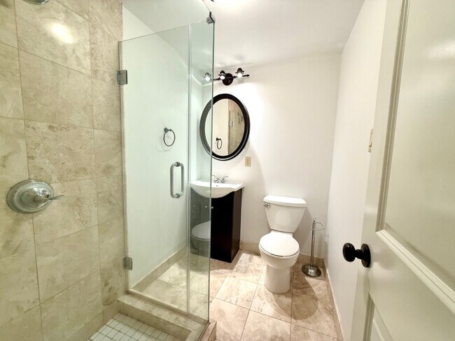Foto del edificio - 62-48 60th Pl