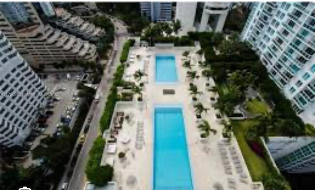 Foto del edificio - 950 Brickell Bay Dr