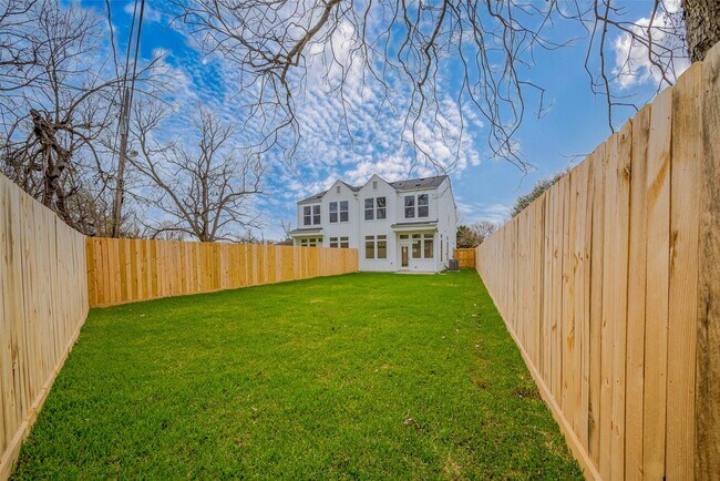 Foto del edificio - 918 St Clair St