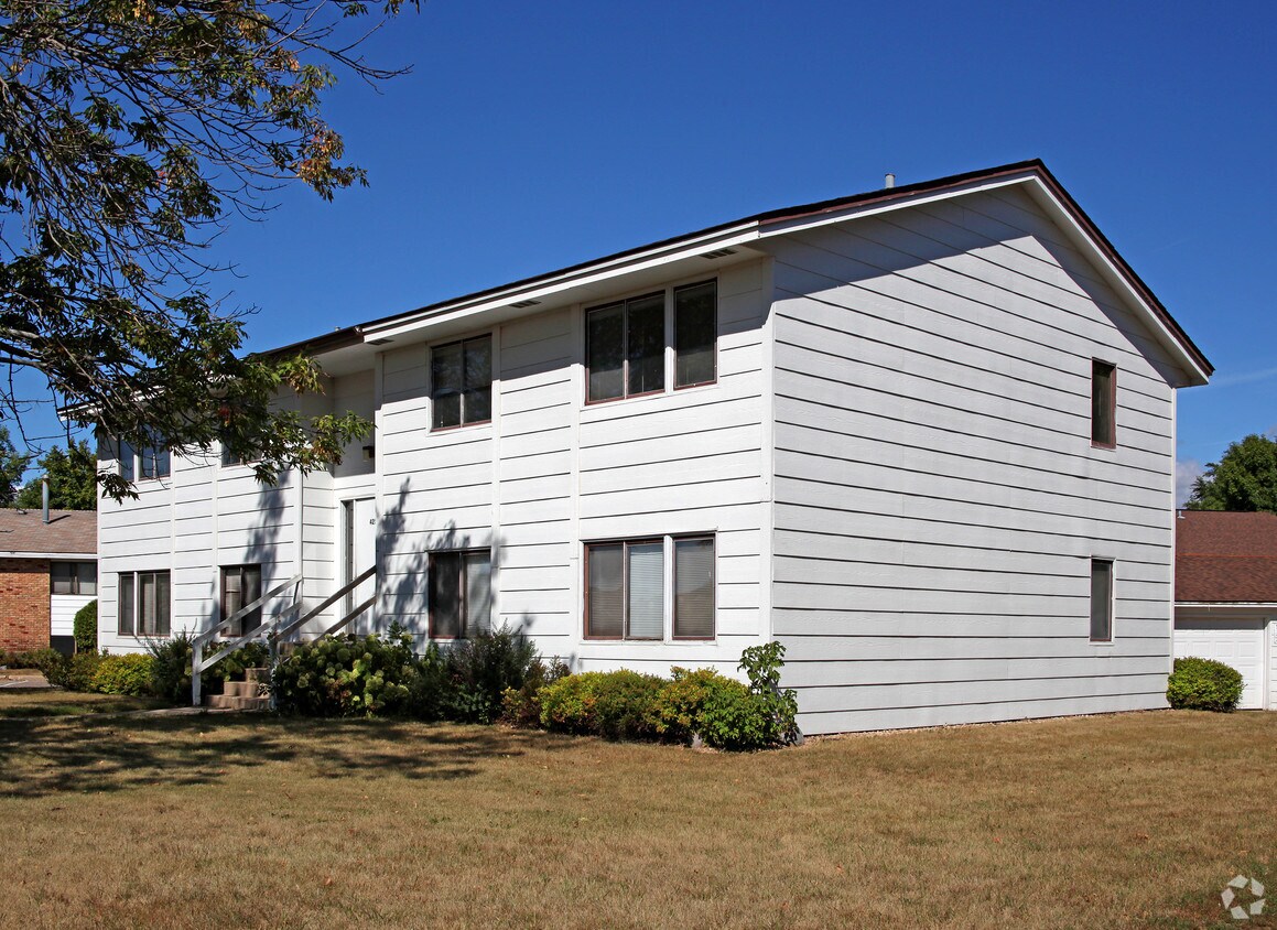 Foto principal - 425 Hillside Dr