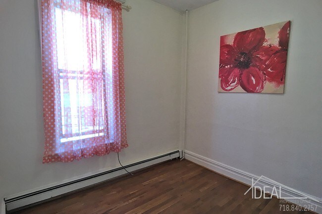 Building Photo - 510 73rd St